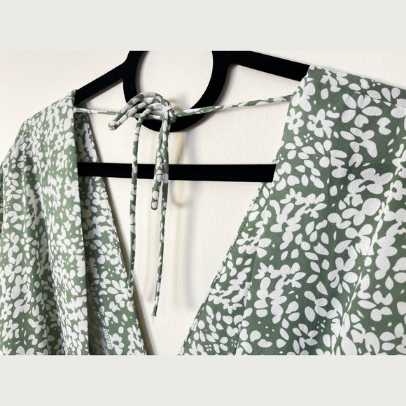 Green & White Floral Mini Dress – Size S - Picture 8 of 13